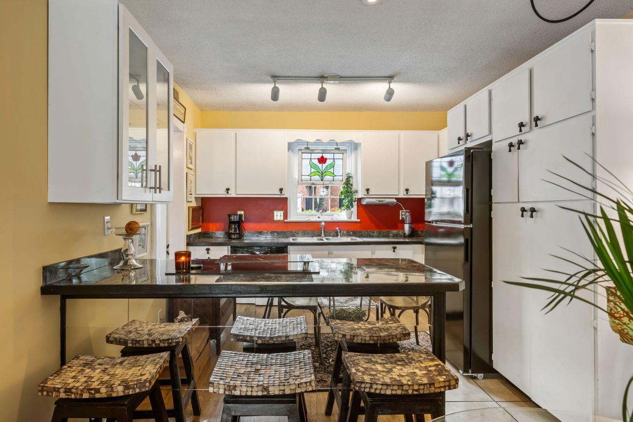 163 Heritage Circle Photo 15