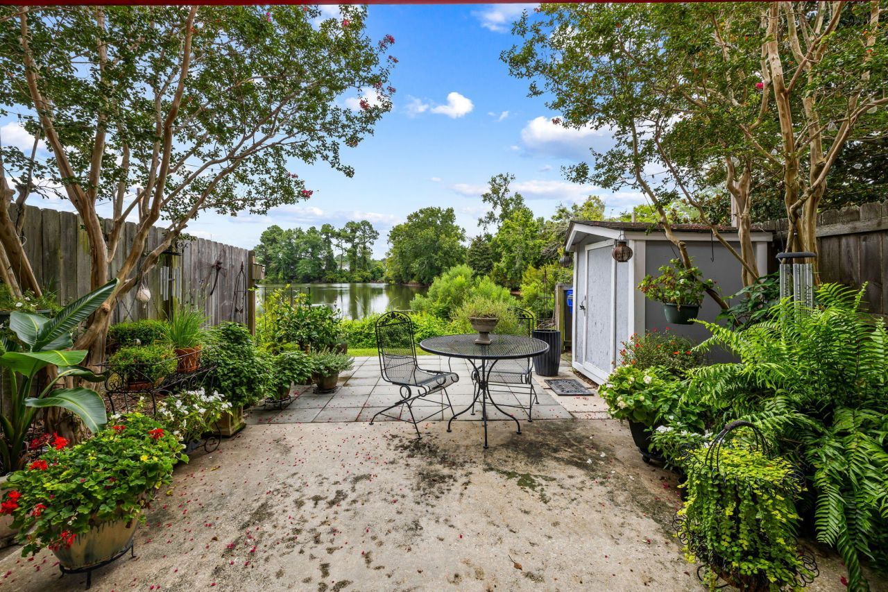 163 Heritage Circle Photo 2