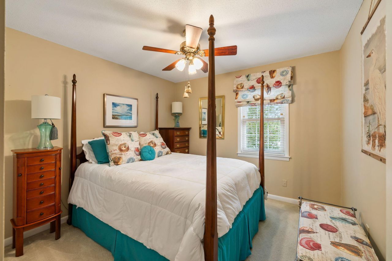 163 Heritage Circle Photo 24