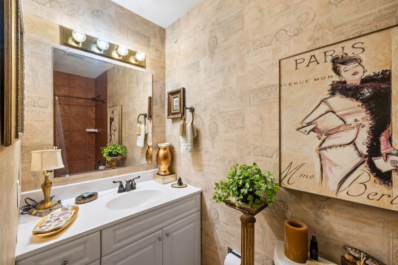 163 Heritage Circle Photo 25