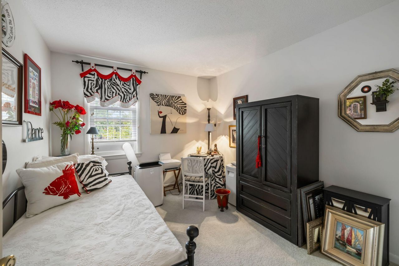 163 Heritage Circle Photo 26