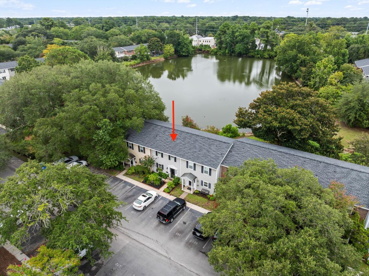 163 Heritage Circle Photo 3