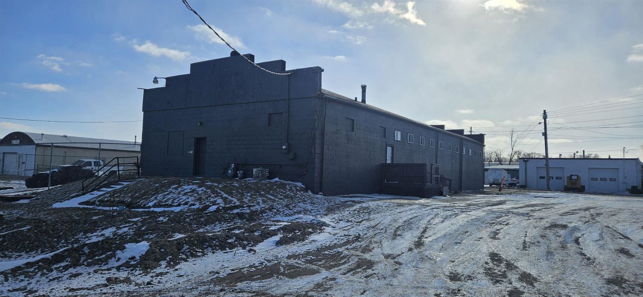 2014 Black Hawk, Waterloo, IA 50702 Main Photo