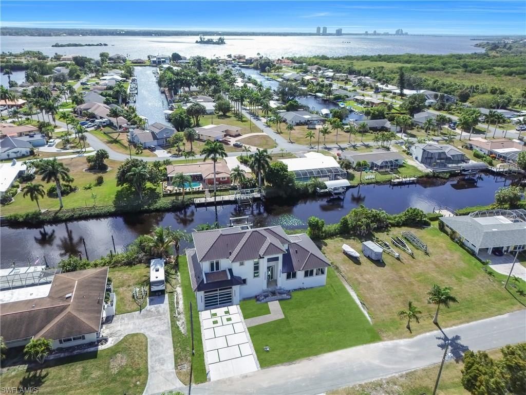 1732 Cascade Way, North Fort Myers, FL 33901 Photo