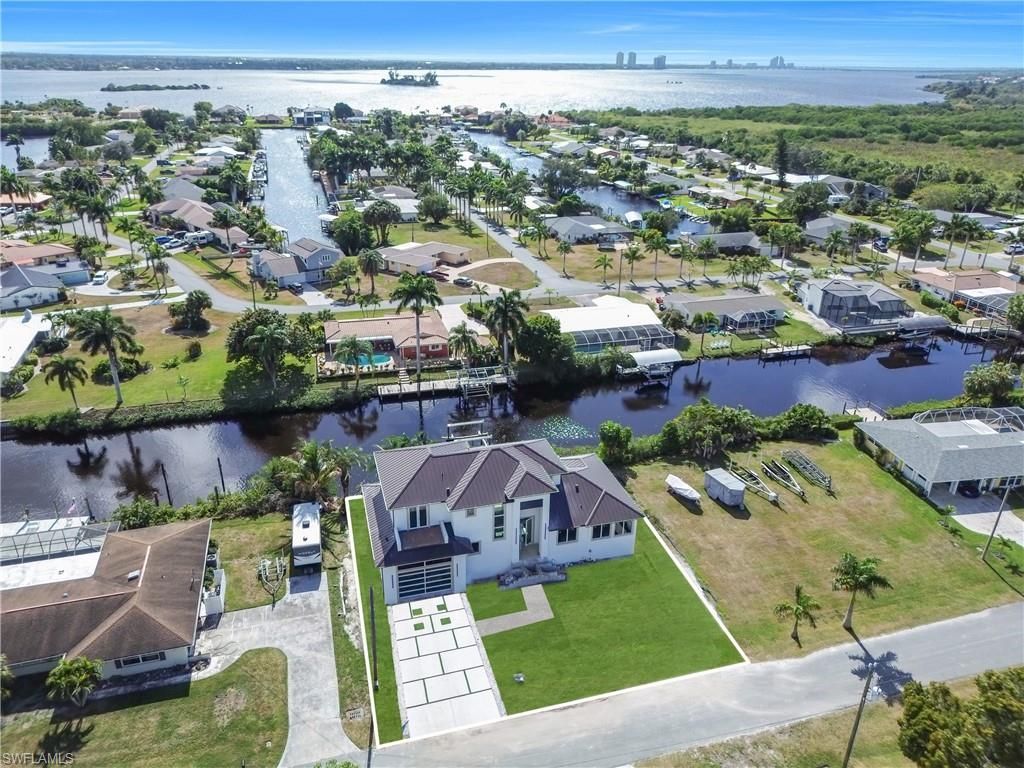 1732 Cascade Way, North Fort Myers, FL 33901 Photo