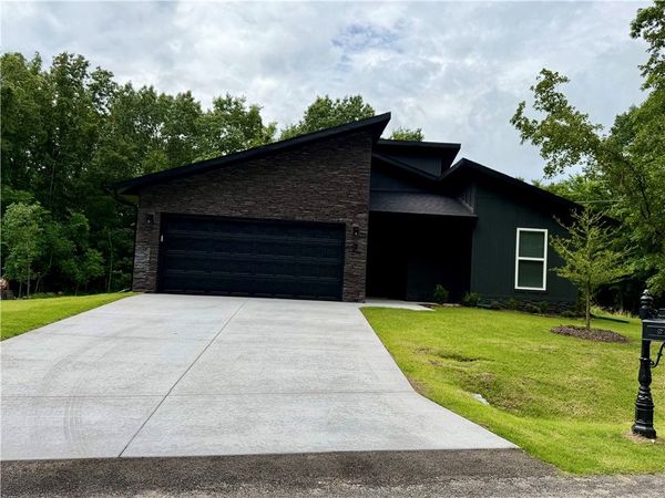 2 Fryer Lane, Bella Vista, AR 72715