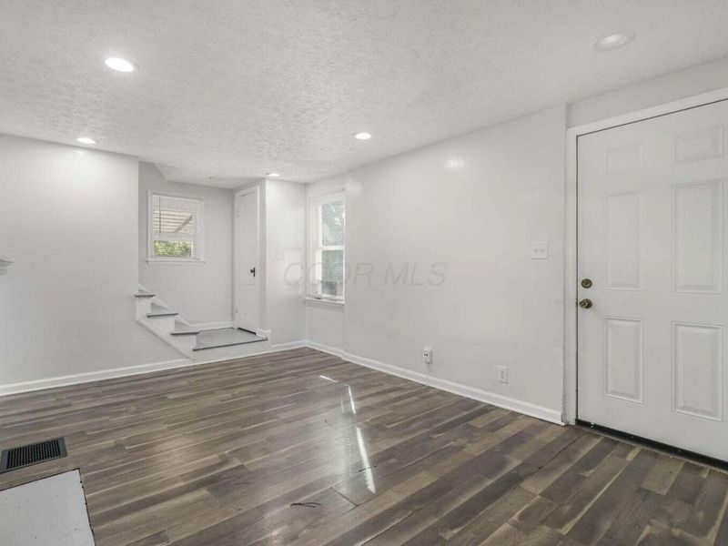 1799 Harold Place, Columbus, OH 43211 Photo 9