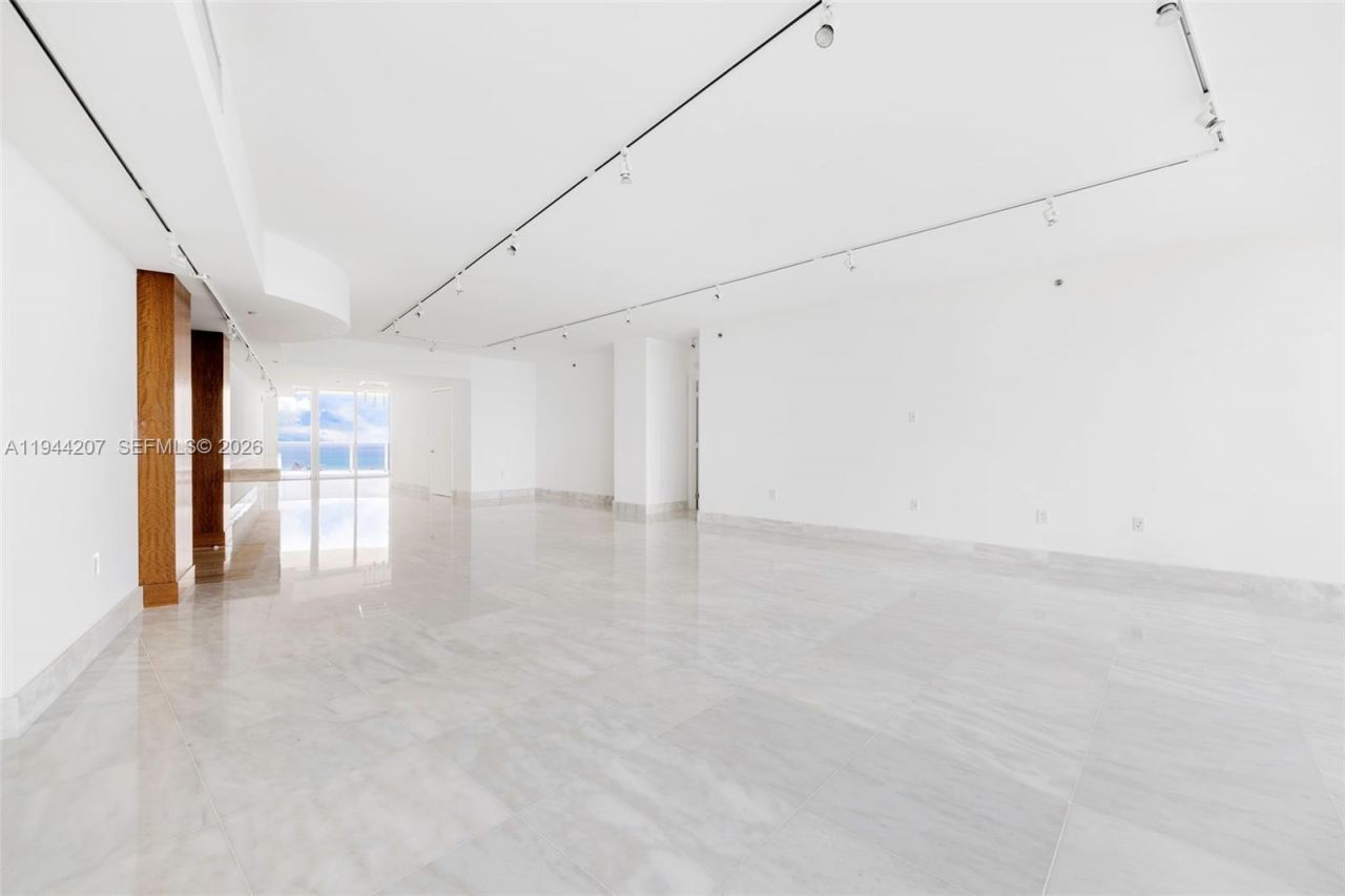 400 Alton Rd, Unit 3403, Miami Beach, FL 33139 Photo