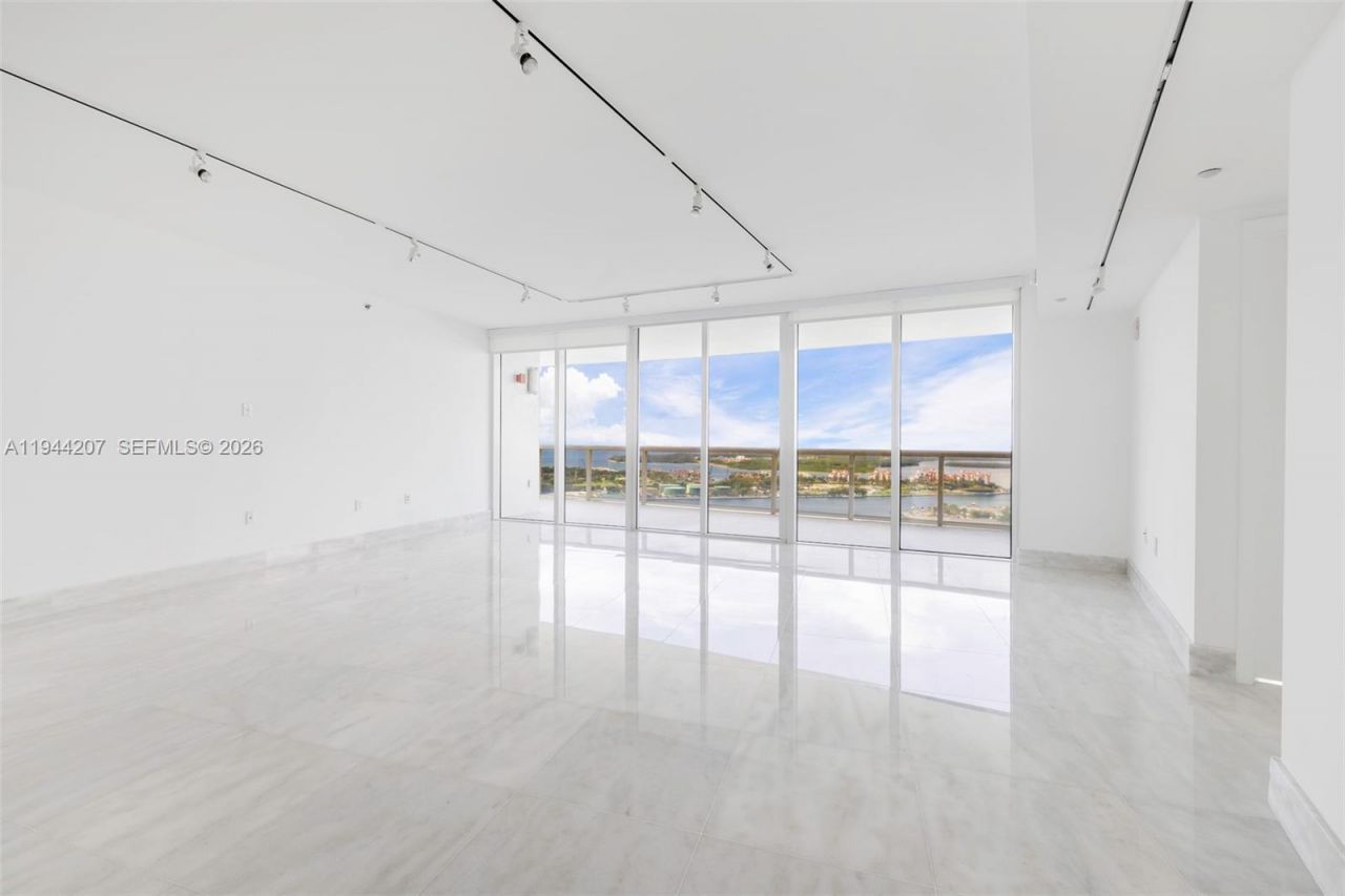 400 Alton Rd, Unit 3403, Miami Beach, FL 33139 Photo