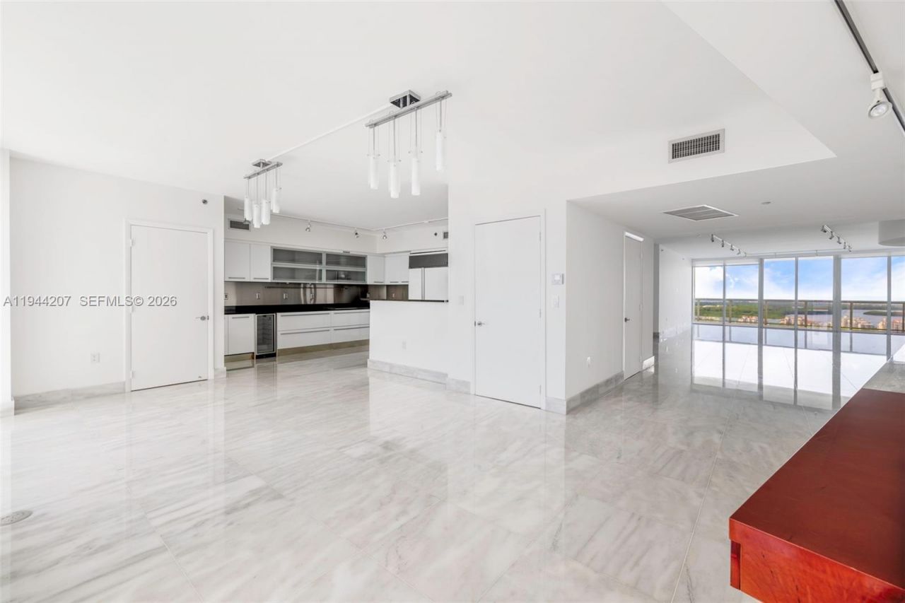 400 Alton Rd, Unit 3403, Miami Beach, FL 33139 Photo