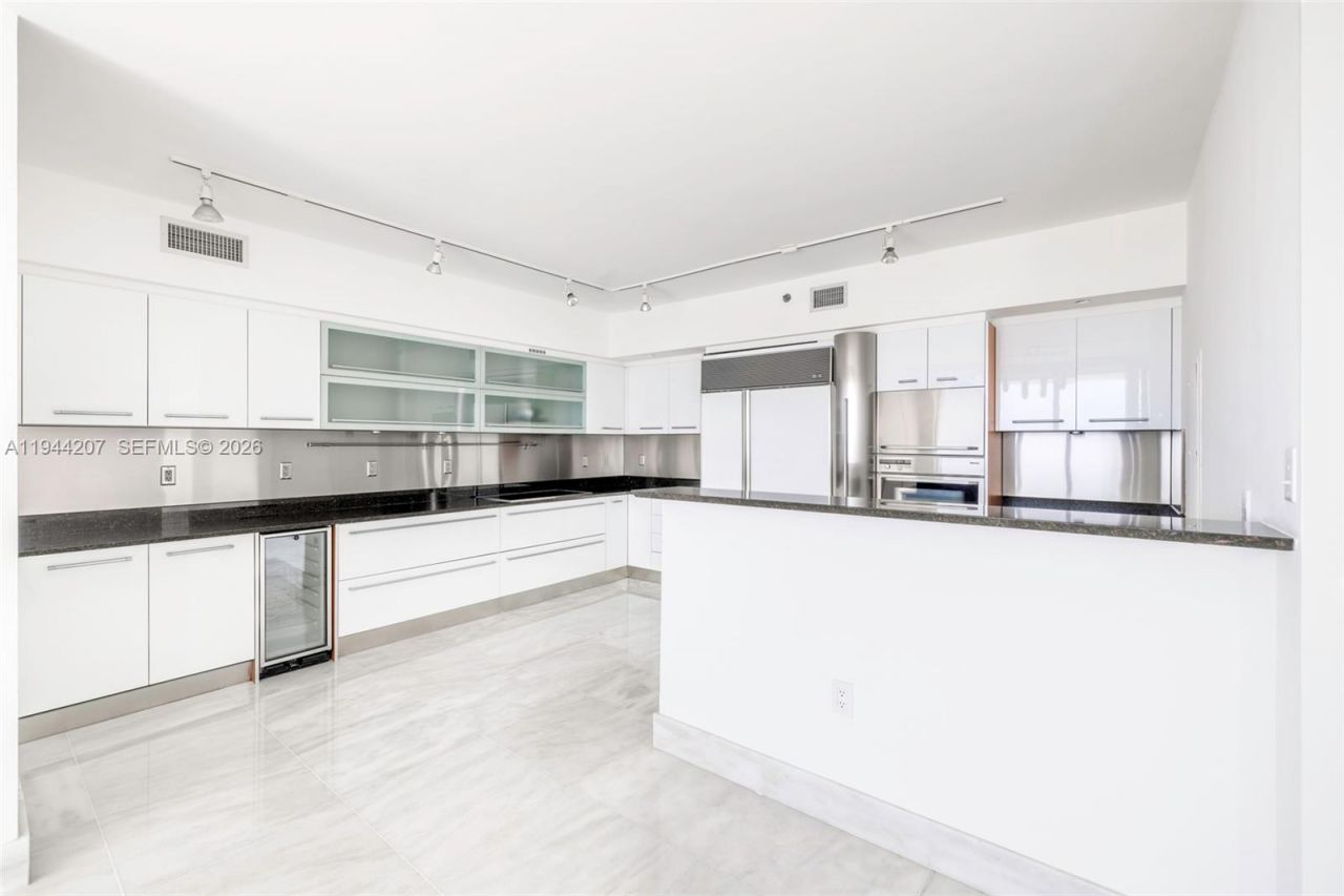 400 Alton Rd, Unit 3403, Miami Beach, FL 33139 Photo