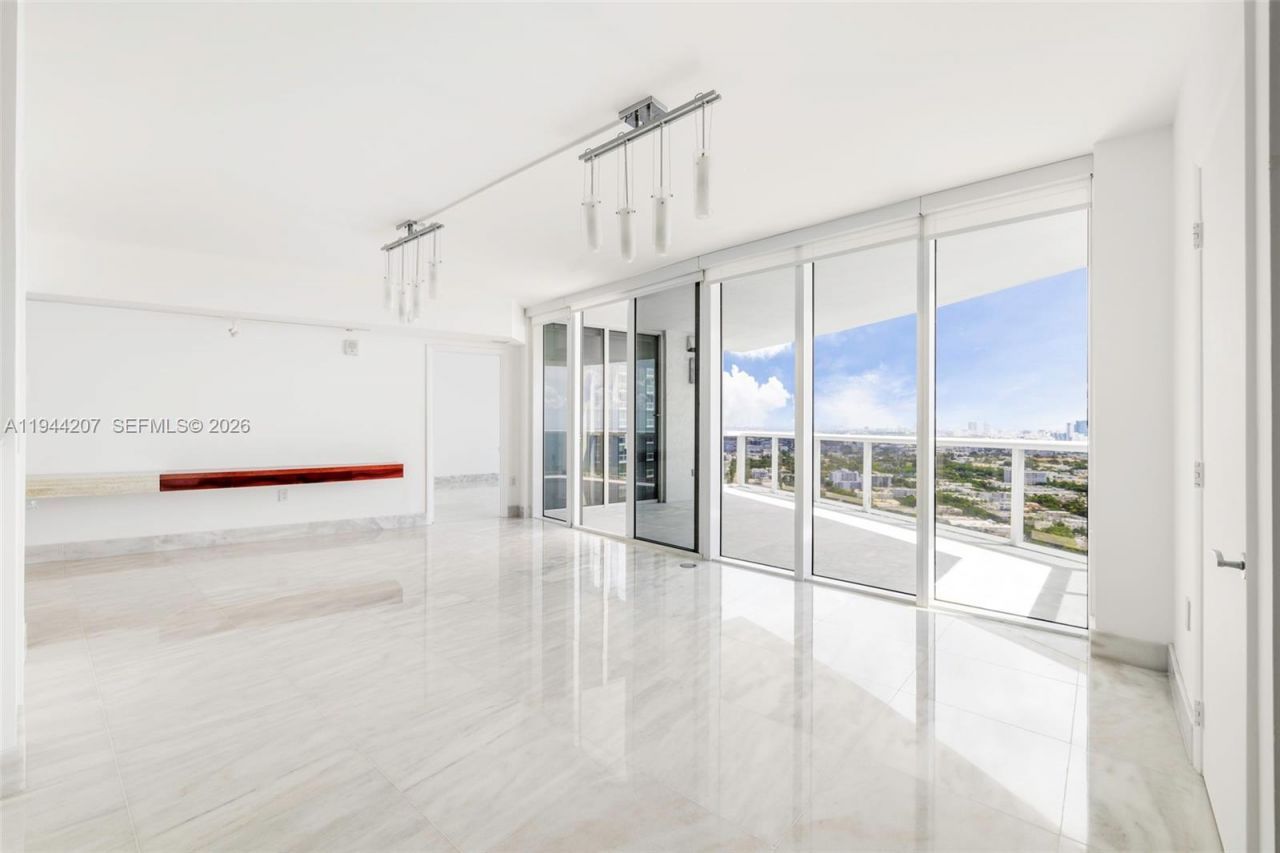 400 Alton Rd, Unit 3403, Miami Beach, FL 33139 Photo