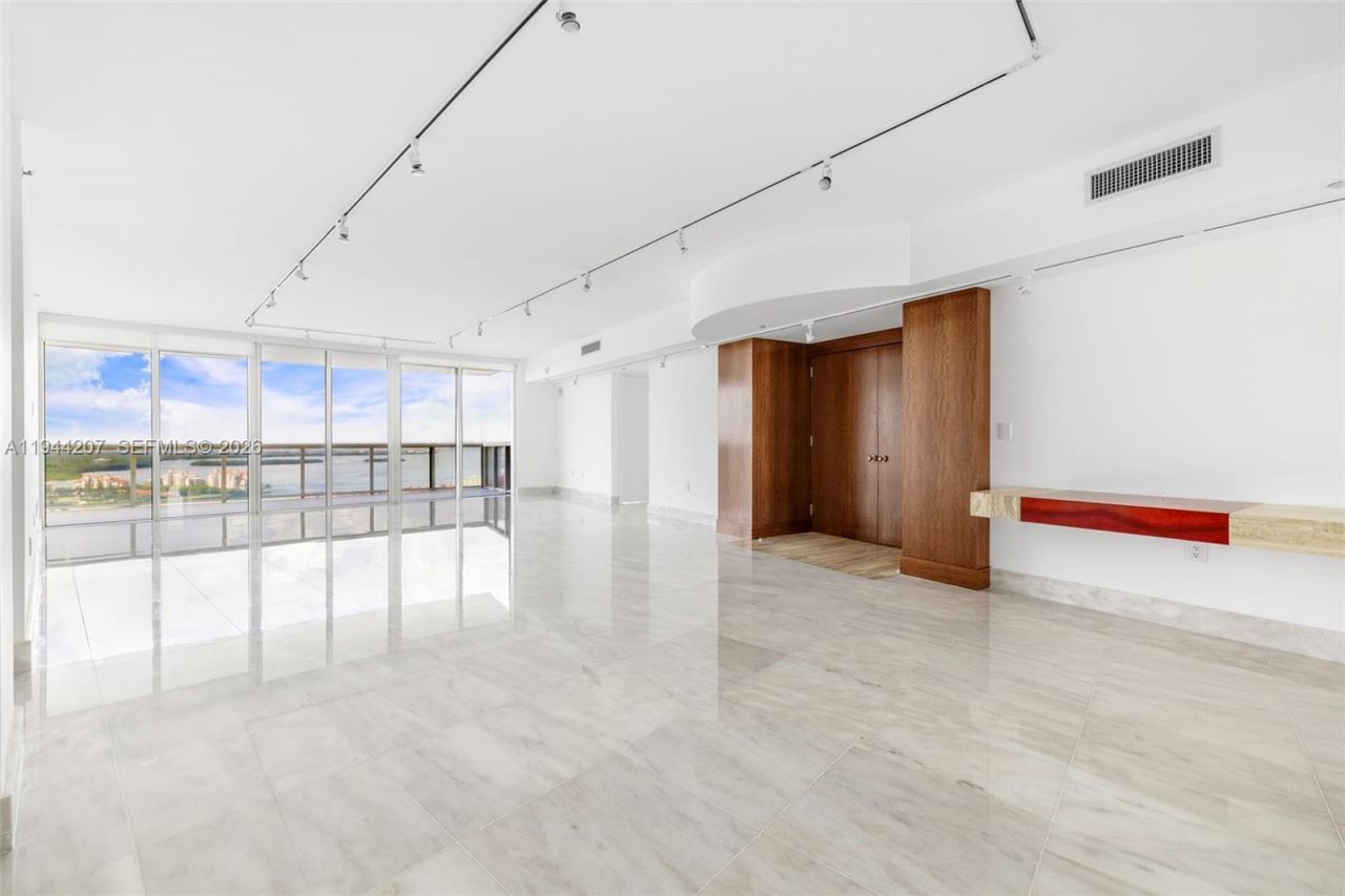 400 Alton Rd, Unit 3403, Miami Beach, FL 33139 Photo