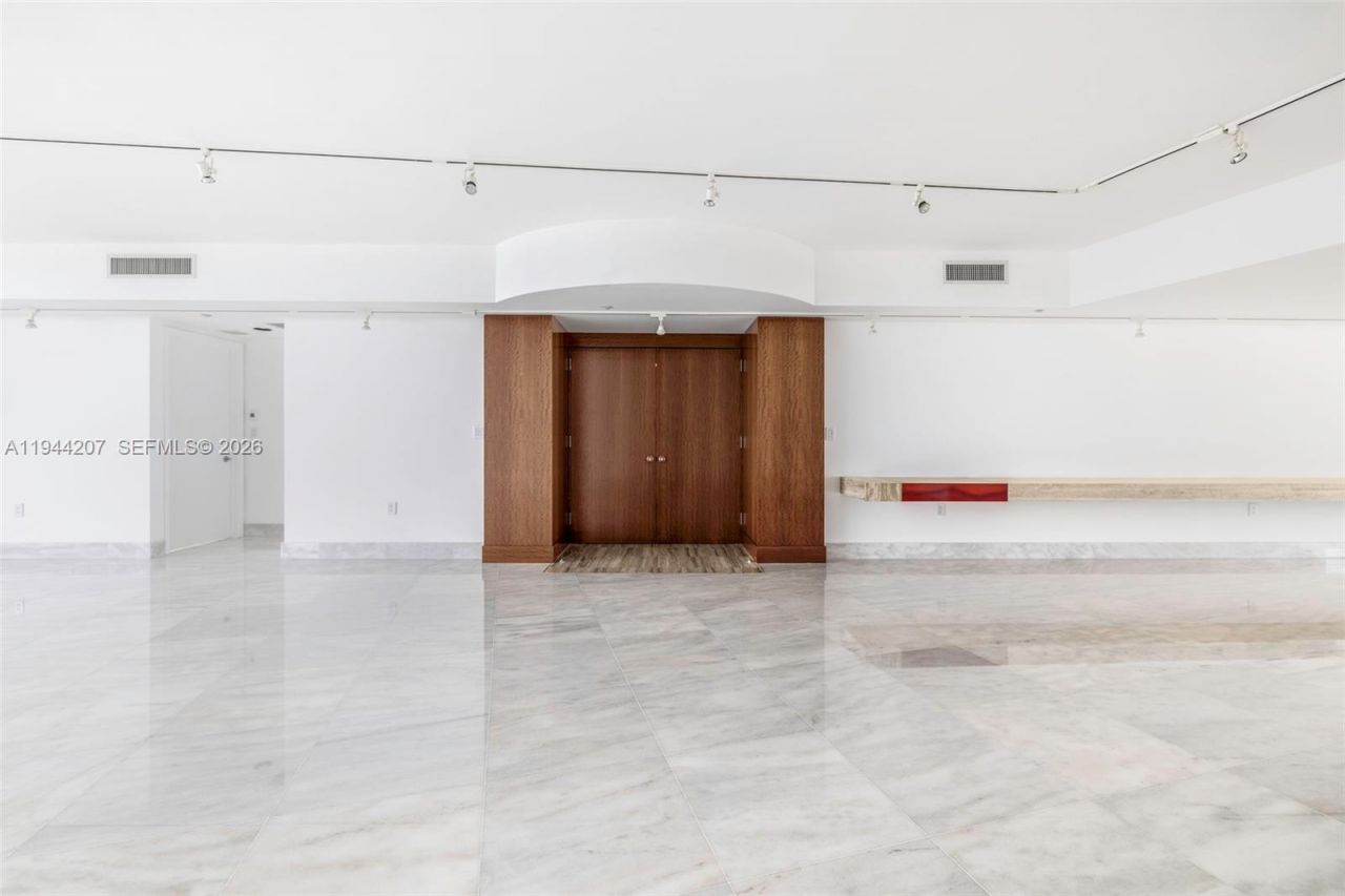 400 Alton Rd, Unit 3403, Miami Beach, FL 33139 Photo