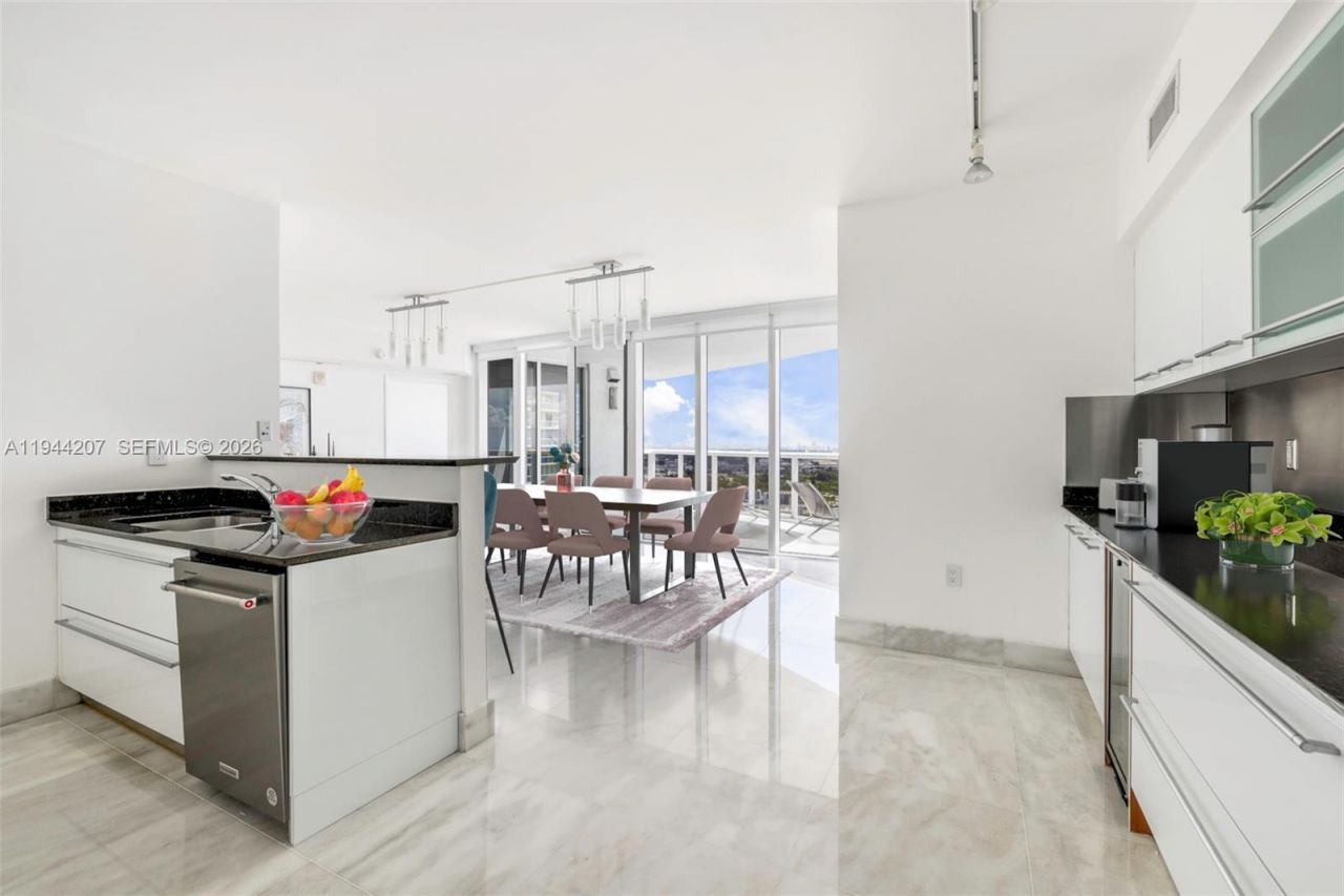 400 Alton Rd, Unit 3403, Miami Beach, FL 33139 Photo