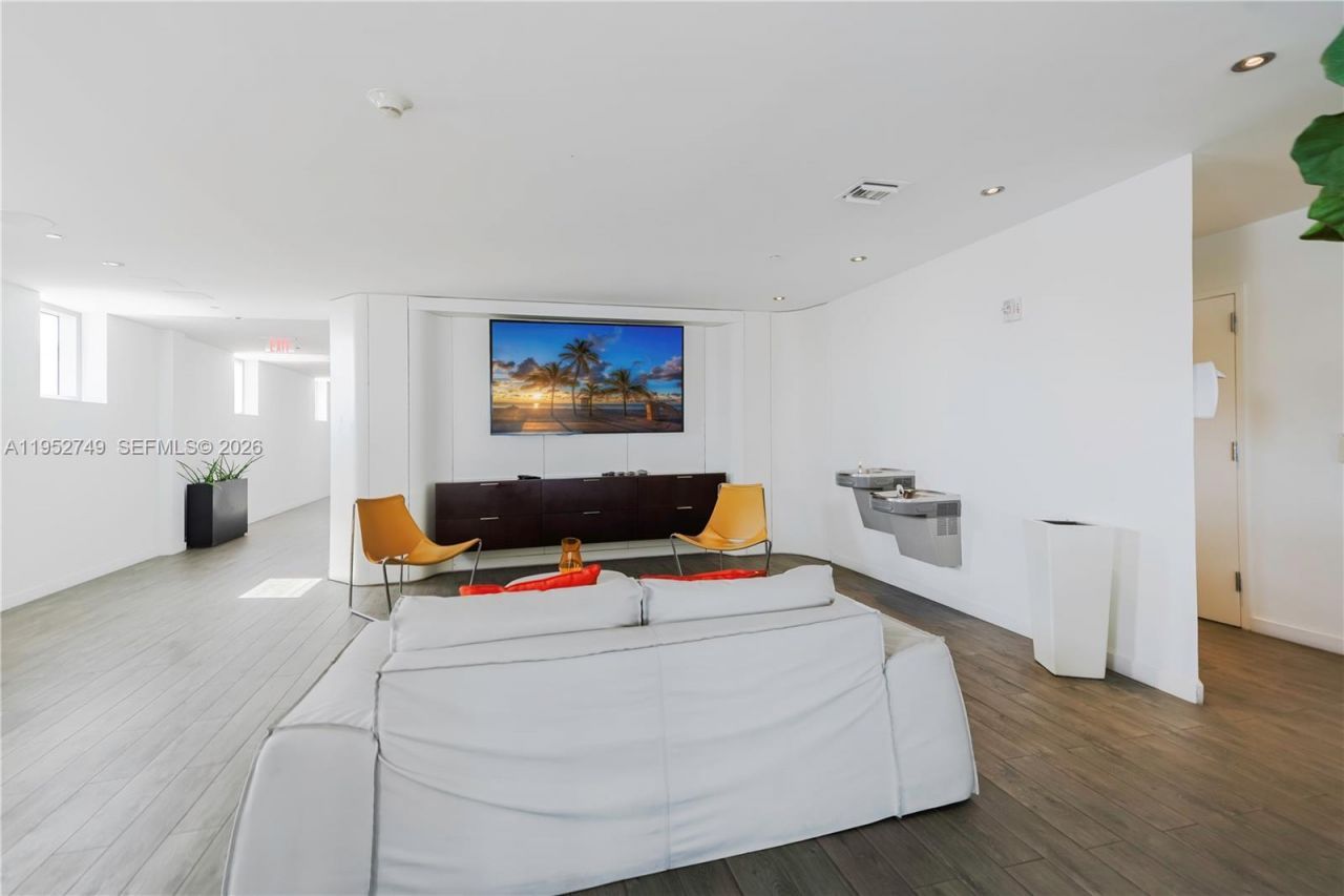 2602 E Hallandale Beach Blvd, Unit R1905, Hallandale Beach, FL 33009 Photo