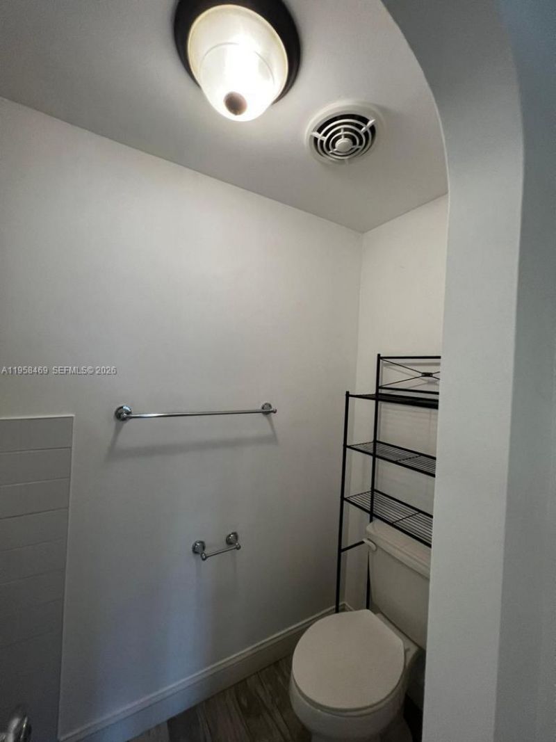 4201 Glenmoor Dr, Unit 4201, West Palm Beach, FL 33409 Photo