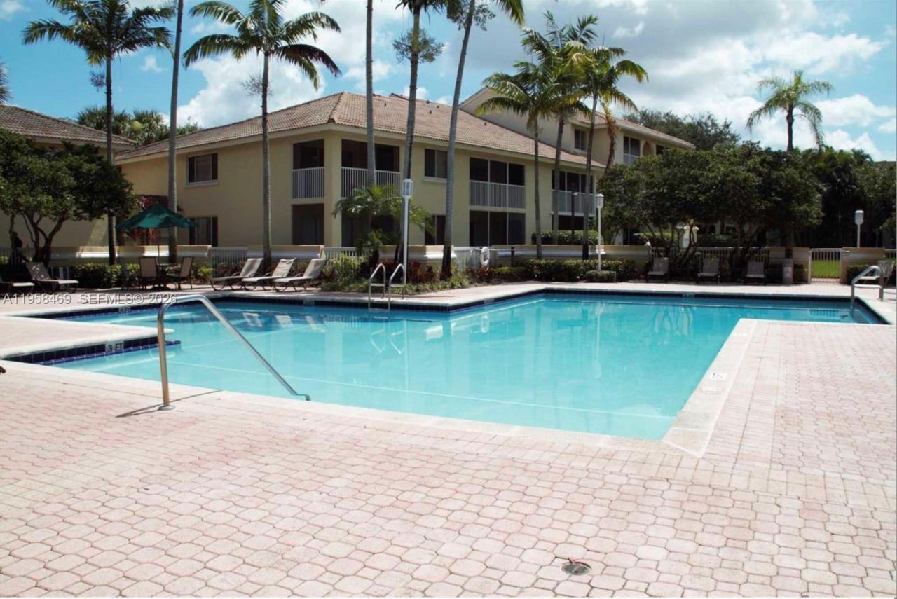 4201 Glenmoor Dr, Unit 4201, West Palm Beach, FL 33409 Photo