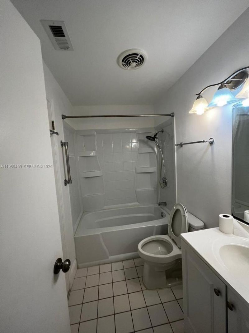 4201 Glenmoor Dr, Unit 4201, West Palm Beach, FL 33409 Photo