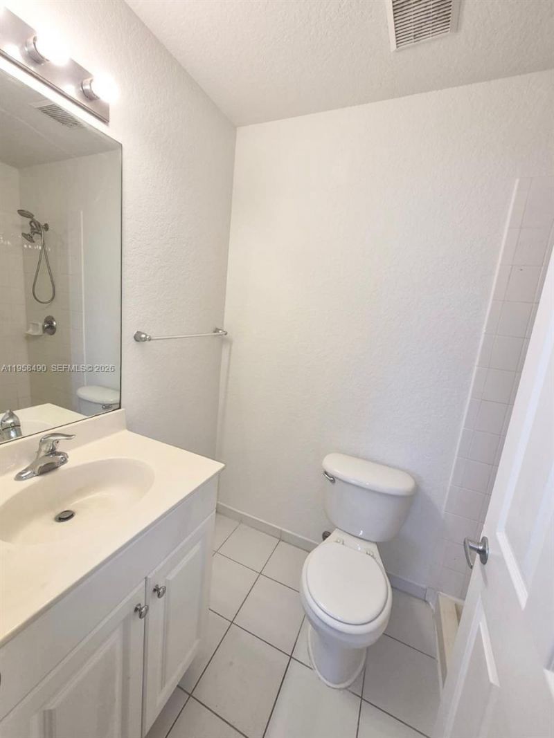 1909 Hibiscus Ln, Unit 1909, Riviera Beach, FL 33404 Photo