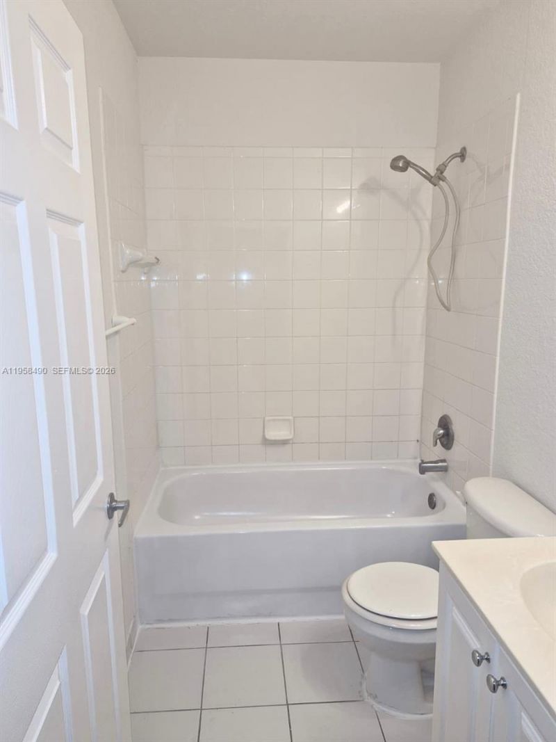 1909 Hibiscus Ln, Unit 1909, Riviera Beach, FL 33404 Photo