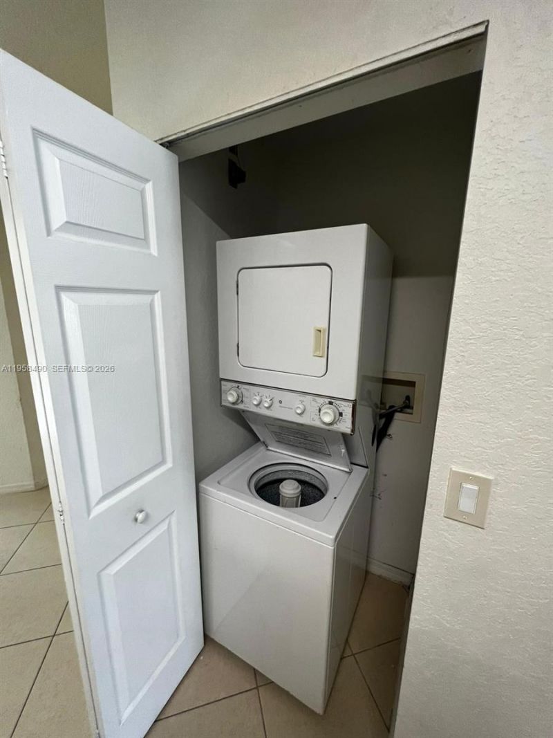 1909 Hibiscus Ln, Unit 1909, Riviera Beach, FL 33404 Photo