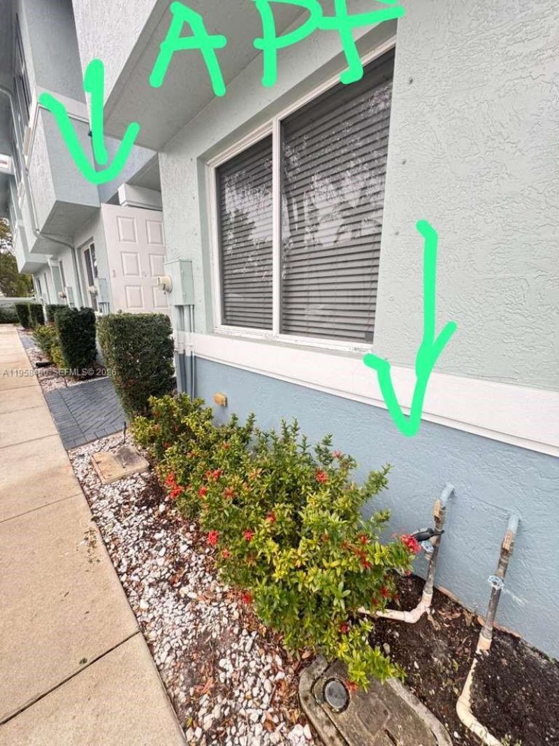 1909 Hibiscus Ln, Unit 1909, Riviera Beach, FL 33404 Photo