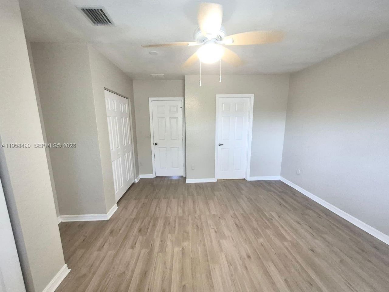 1909 Hibiscus Ln, Unit 1909, Riviera Beach, FL 33404 Photo