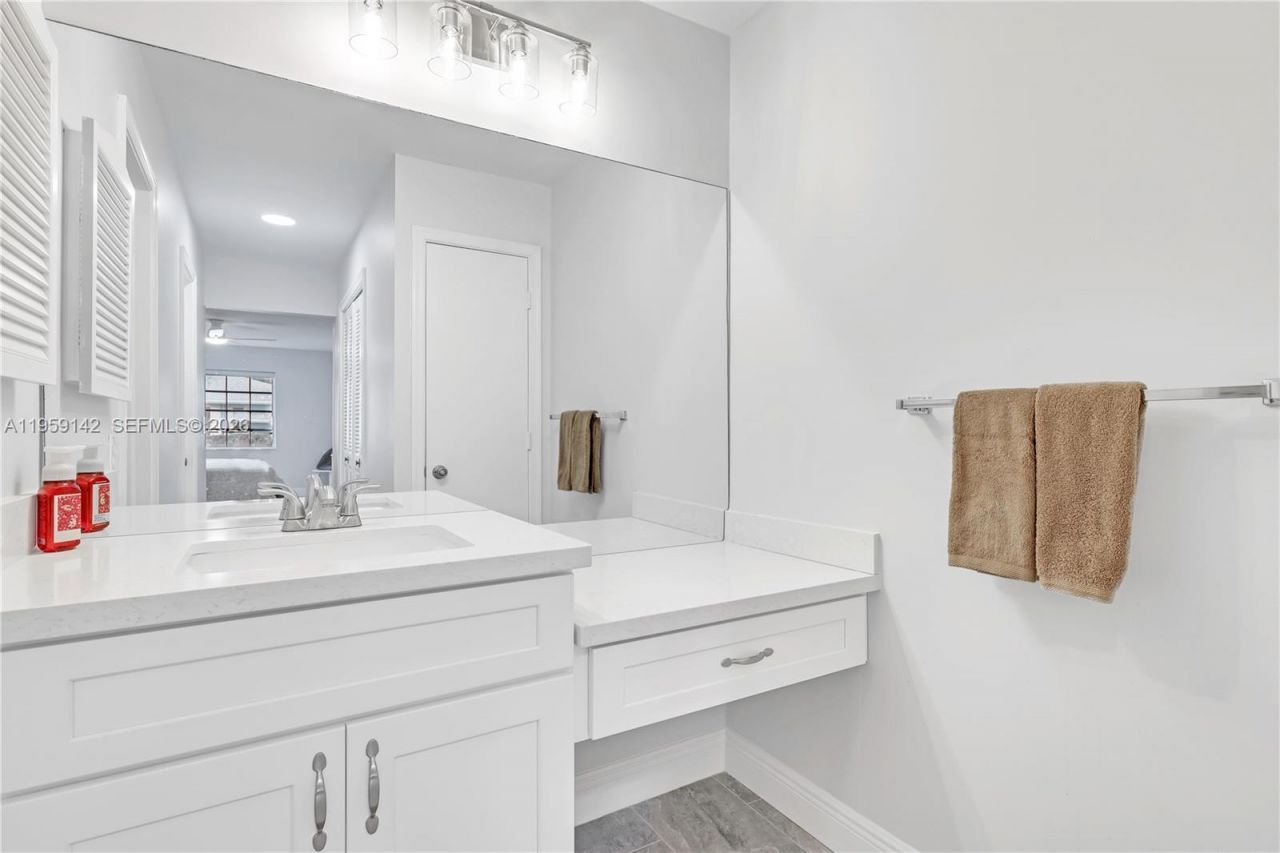 10115 44th Way S, Unit 409, Boynton Beach, FL 33436 Photo