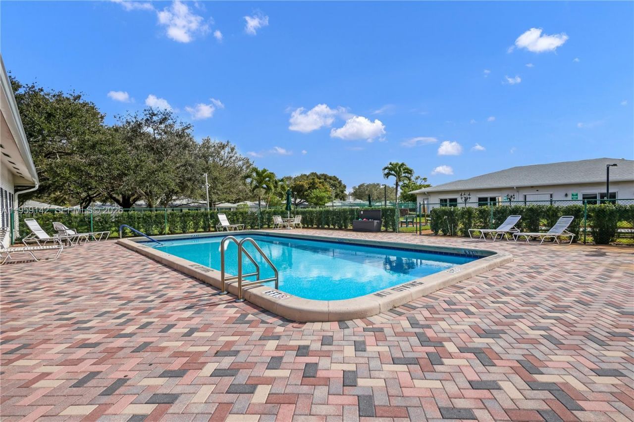 10115 44th Way S, Unit 409, Boynton Beach, FL 33436 Photo