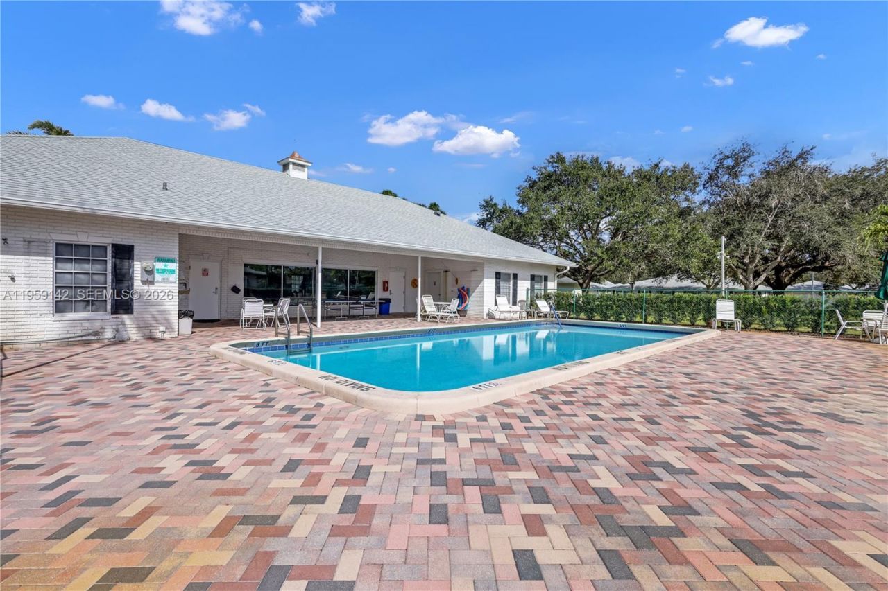10115 44th Way S, Unit 409, Boynton Beach, FL 33436 Photo