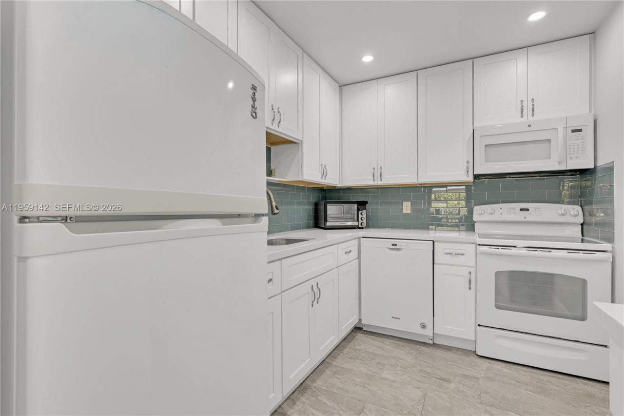 10115 44th Way S, Unit 409, Boynton Beach, FL 33436 Photo