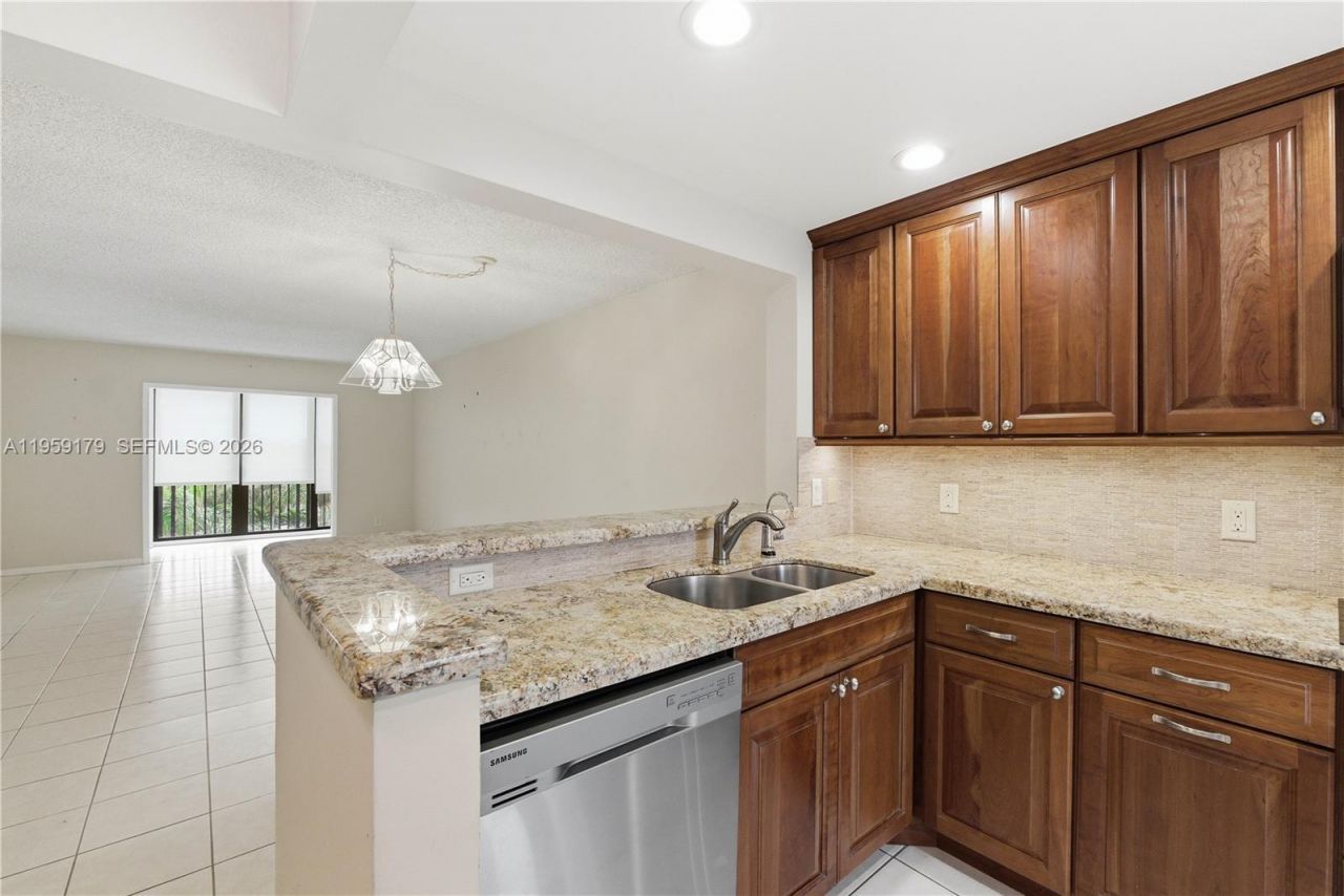2350 NE 14th St Cswy , Unit 507, Pompano Beach, FL 33062 Photo
