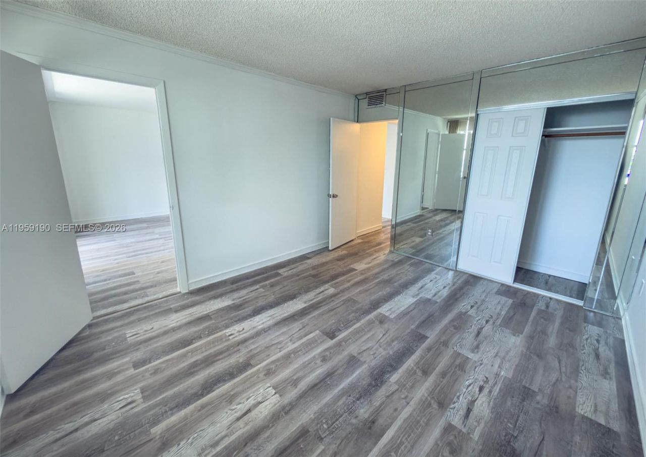 5750 Collins Ave, Unit 6J, Miami Beach, FL 33140 Photo