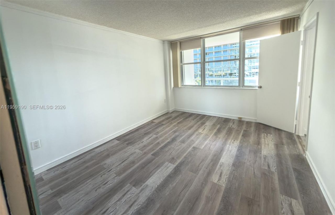 5750 Collins Ave, Unit 6J, Miami Beach, FL 33140 Photo