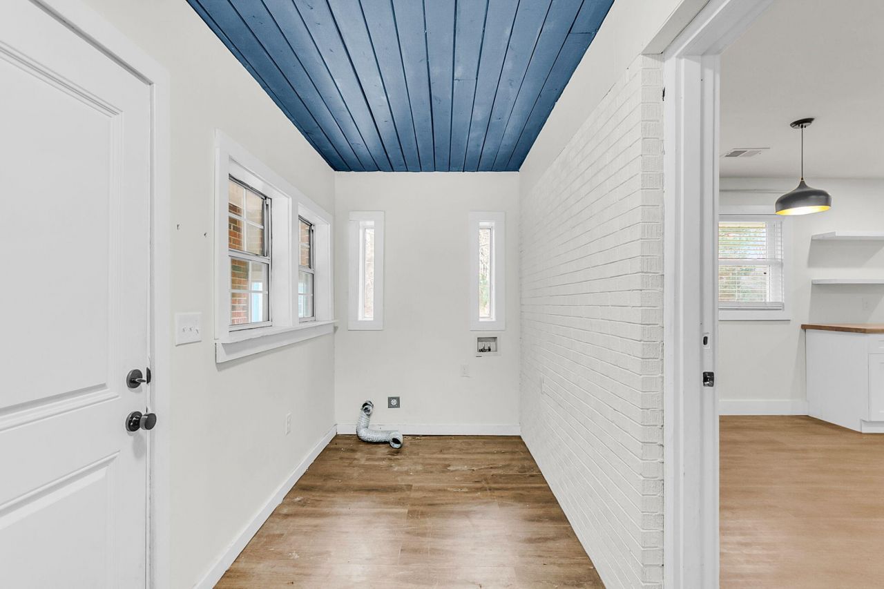 1025 Manigault Drive Photo 16