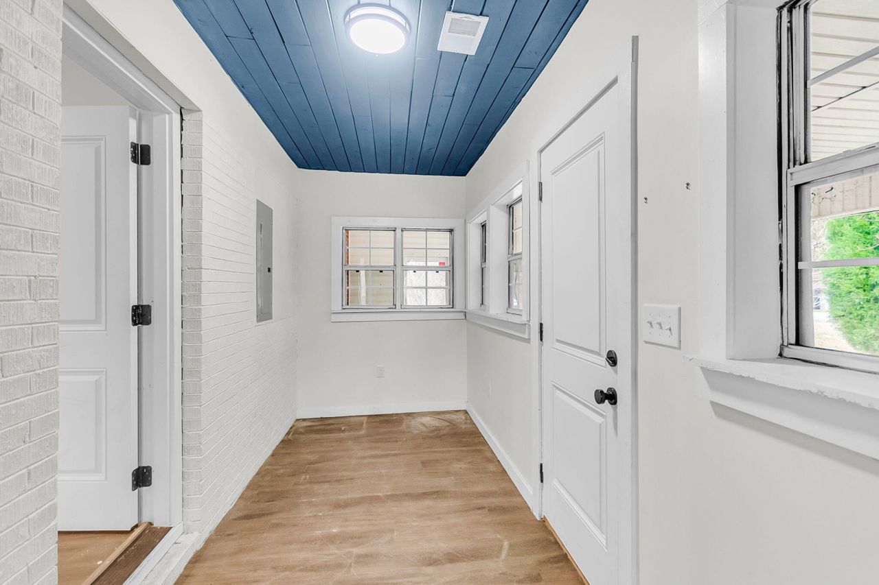 1025 Manigault Drive Photo 17