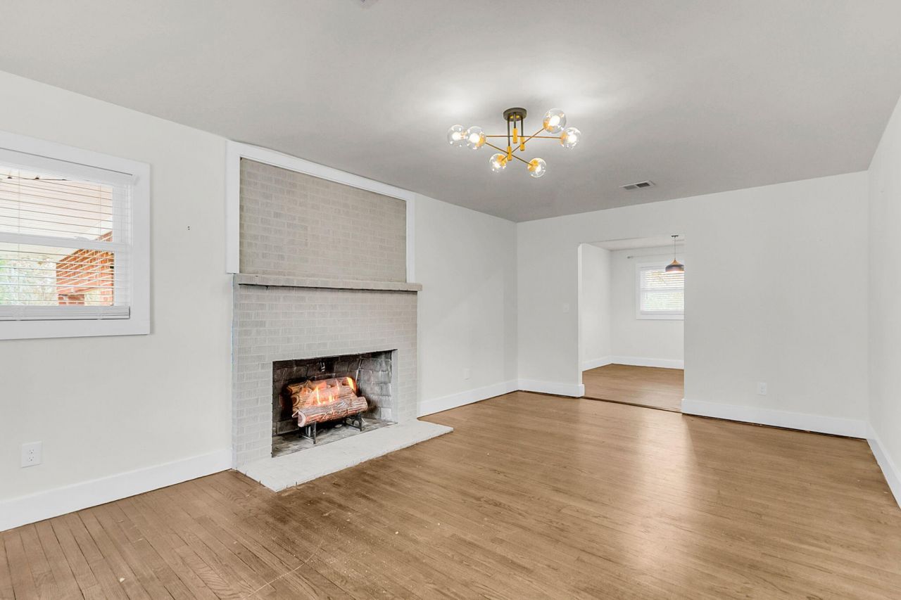 1025 Manigault Drive Photo 6