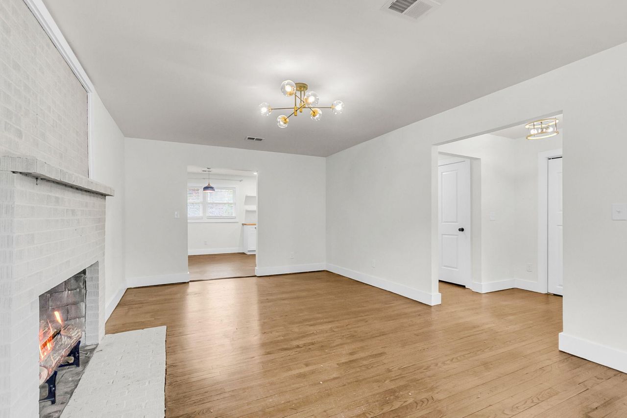 1025 Manigault Drive Photo 7