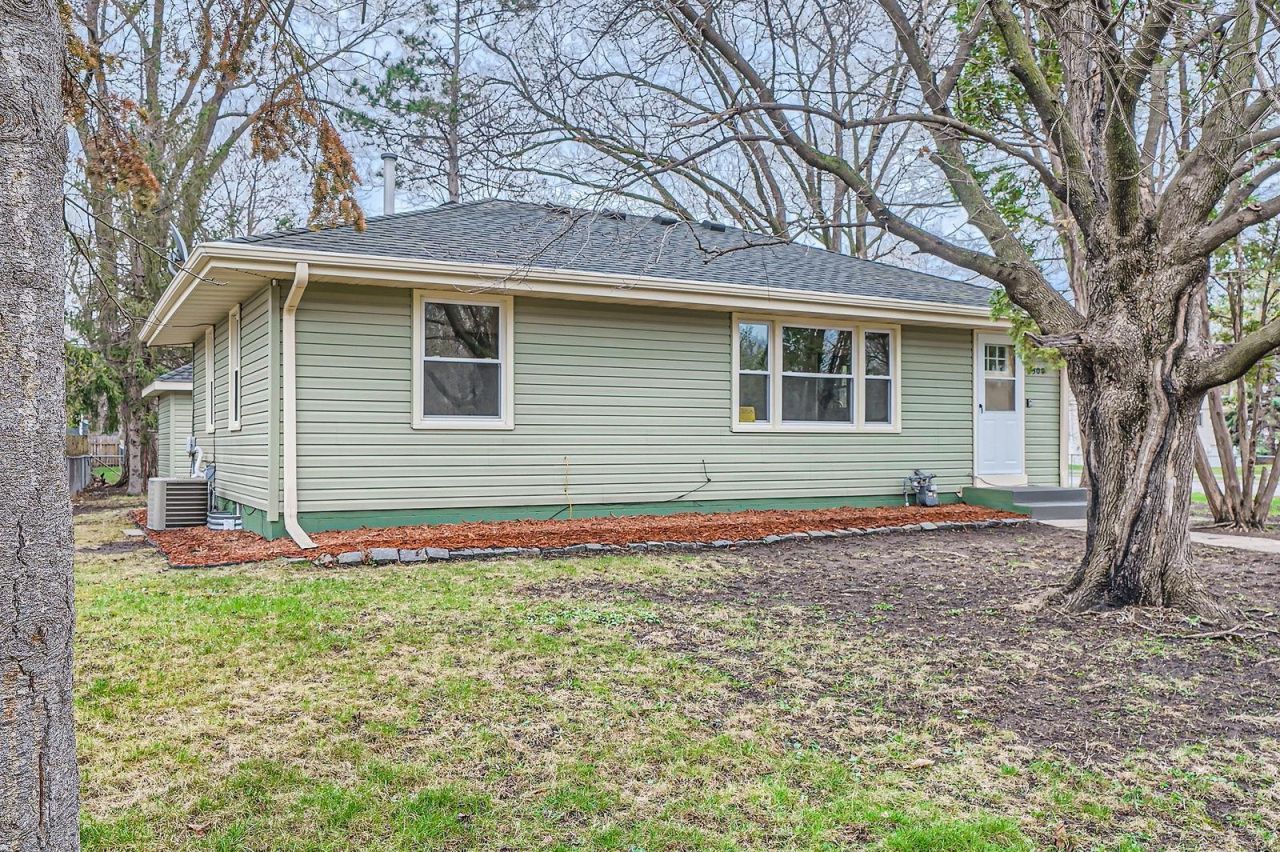 6300 Quebec Avenue N, Brooklyn Park, MN 55428 Main Photo