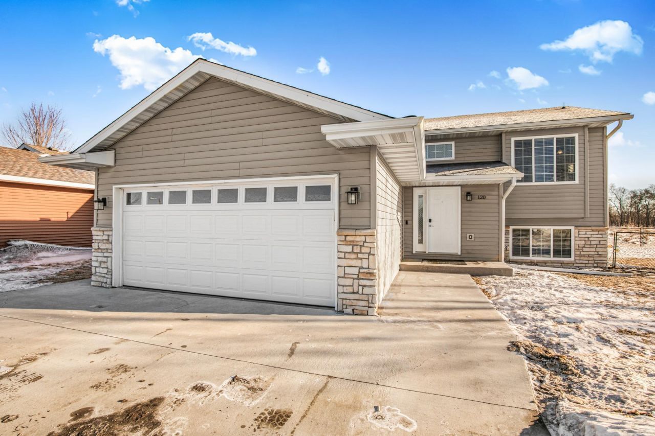 120 Shire Road N, Watkins, MN 55389 Main Photo