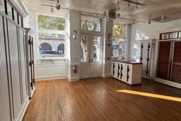 112 N Market Street photo 4