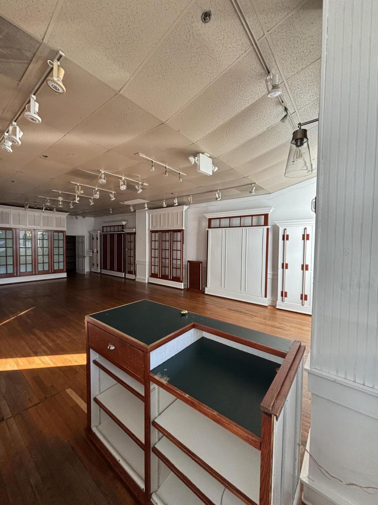 112 N Market Street Photo 5