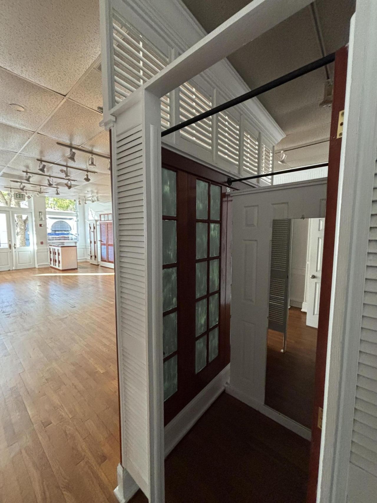 112 N Market Street Photo 6