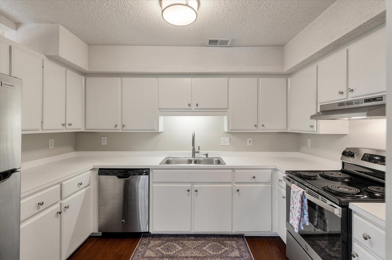 1849 Beechwood Road Photo 12