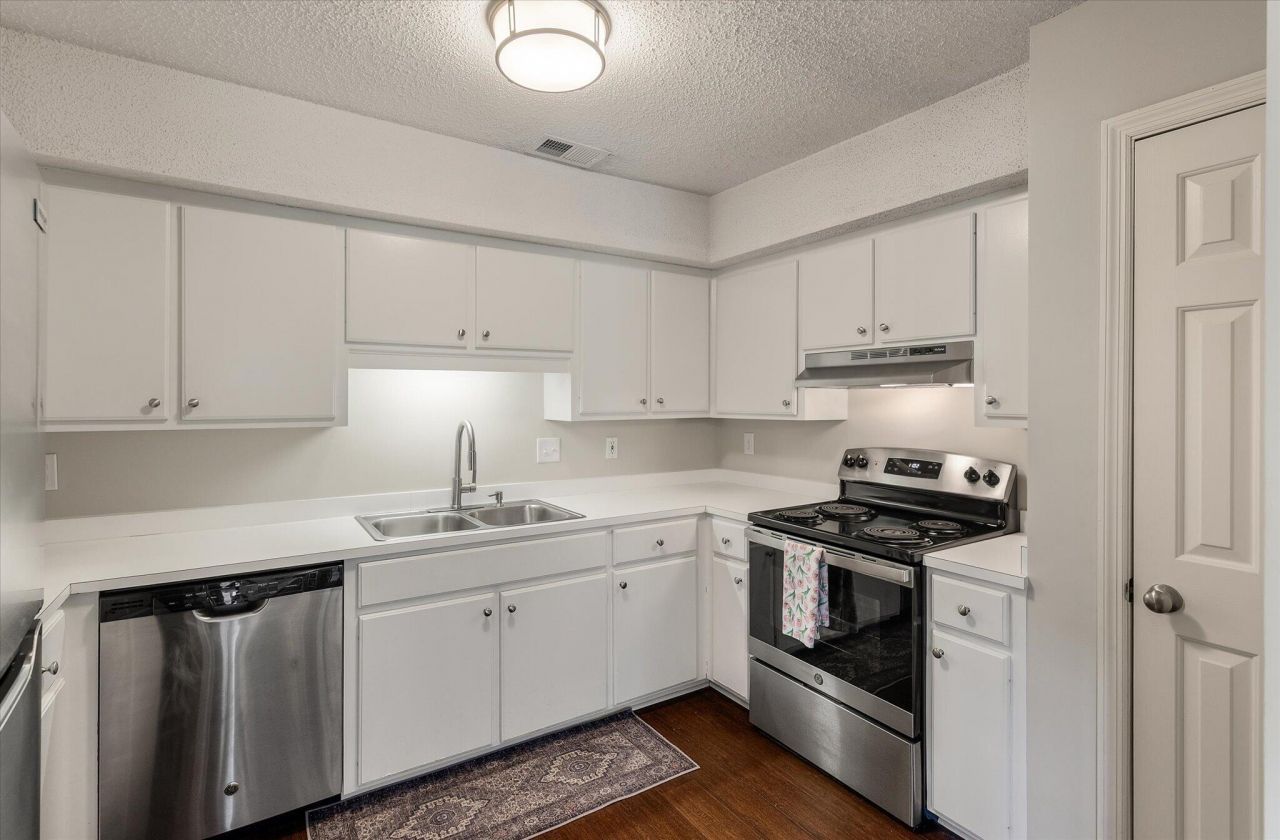 1849 Beechwood Road Photo 13