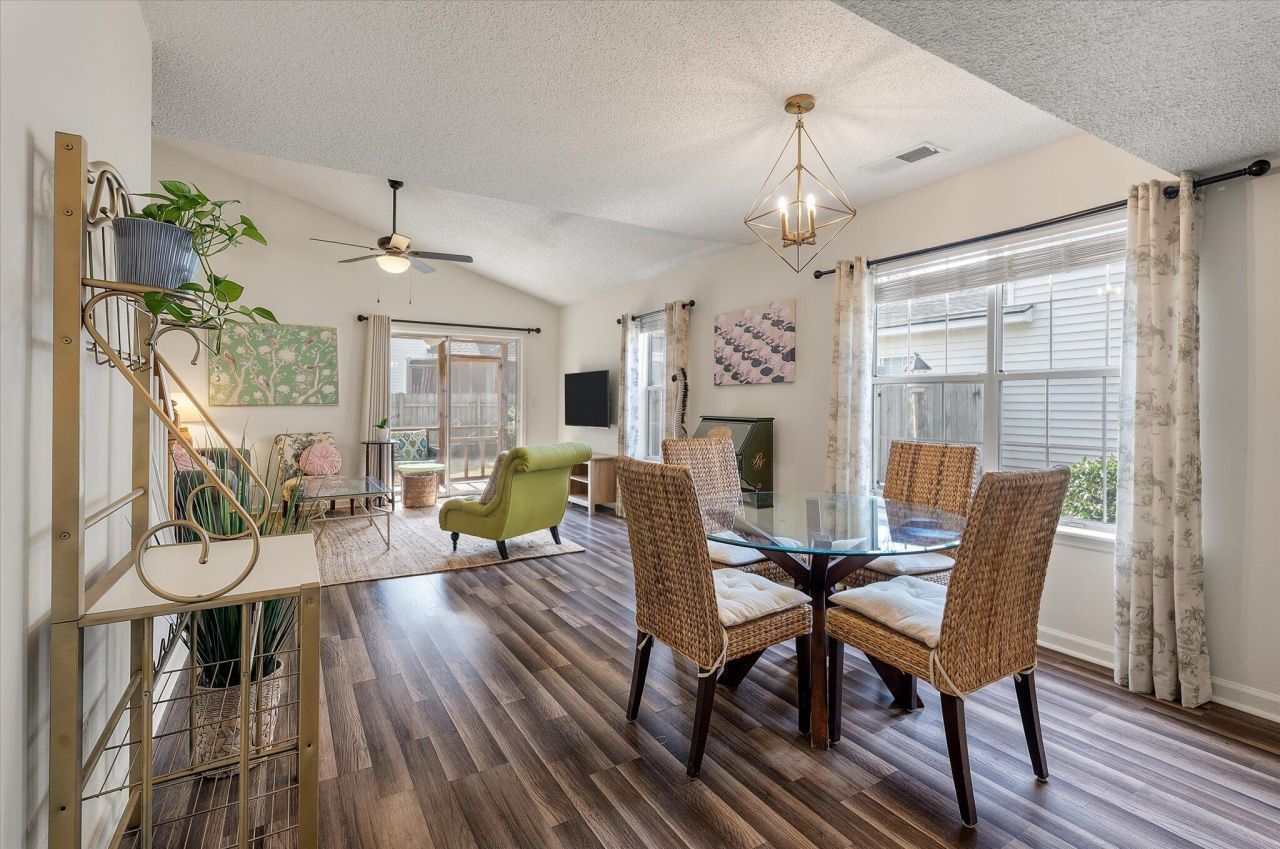 1849 Beechwood Road Photo 6