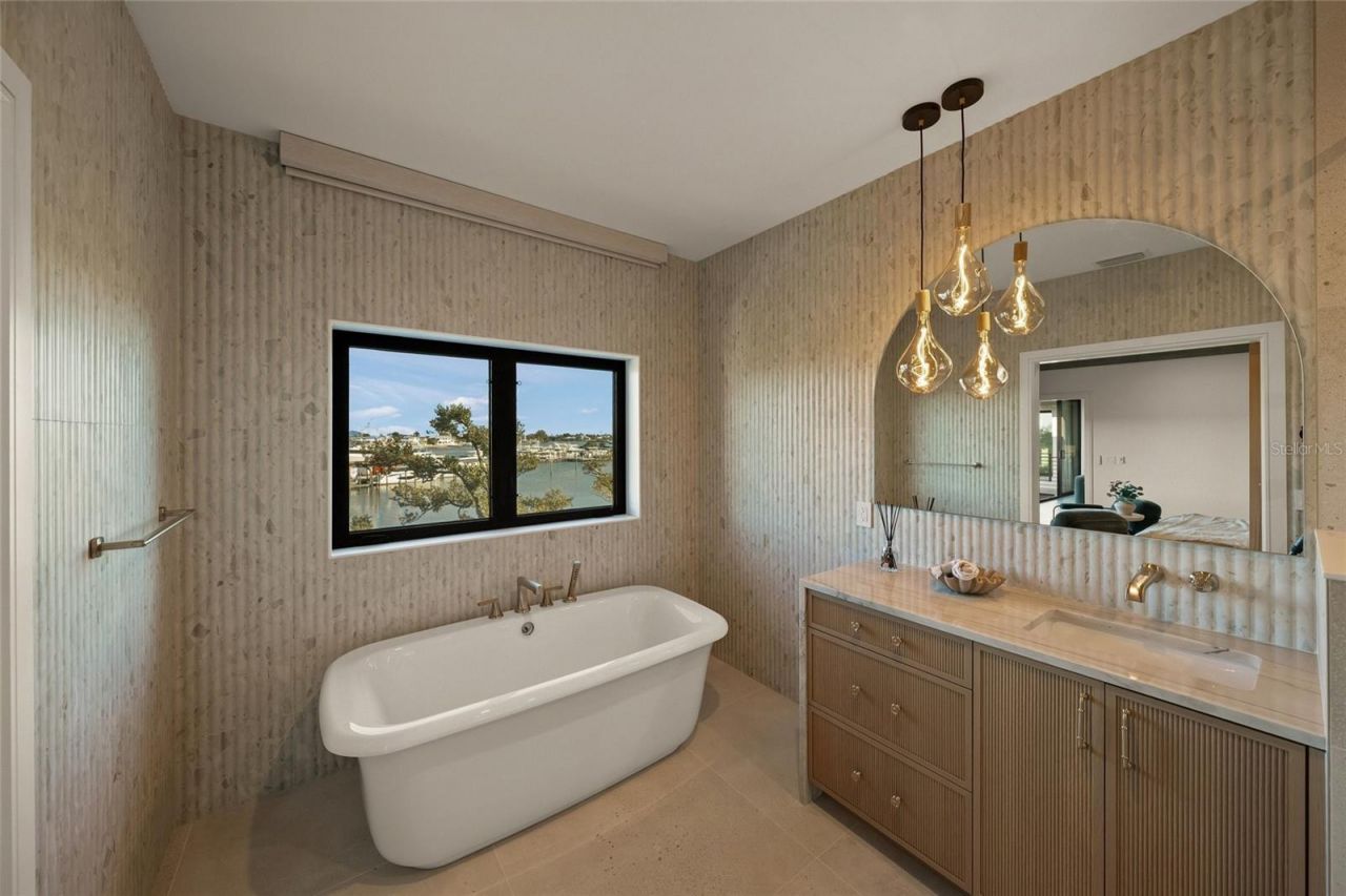 821 S Bay Boulevard, Anna Maria, FL 34216 Photo