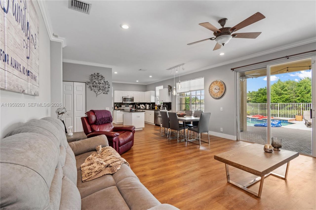 1095 Chenille Cir, Weston, FL 33327 Photo