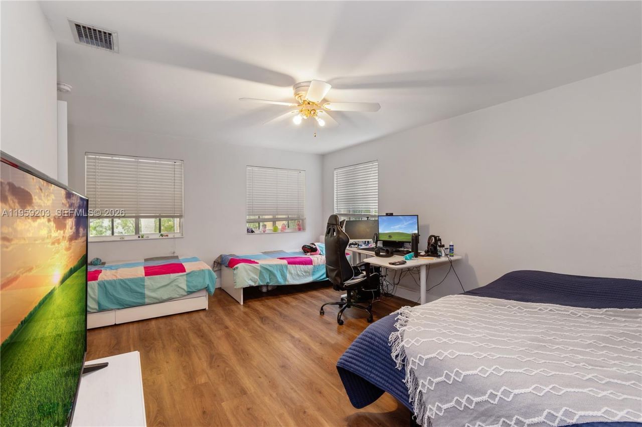 1095 Chenille Cir, Weston, FL 33327 Photo